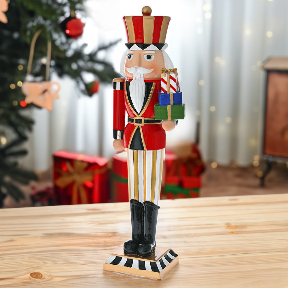 Nussknacker mit Geschenken