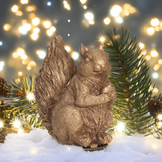 Eichhörnchen mit Nuss Gold